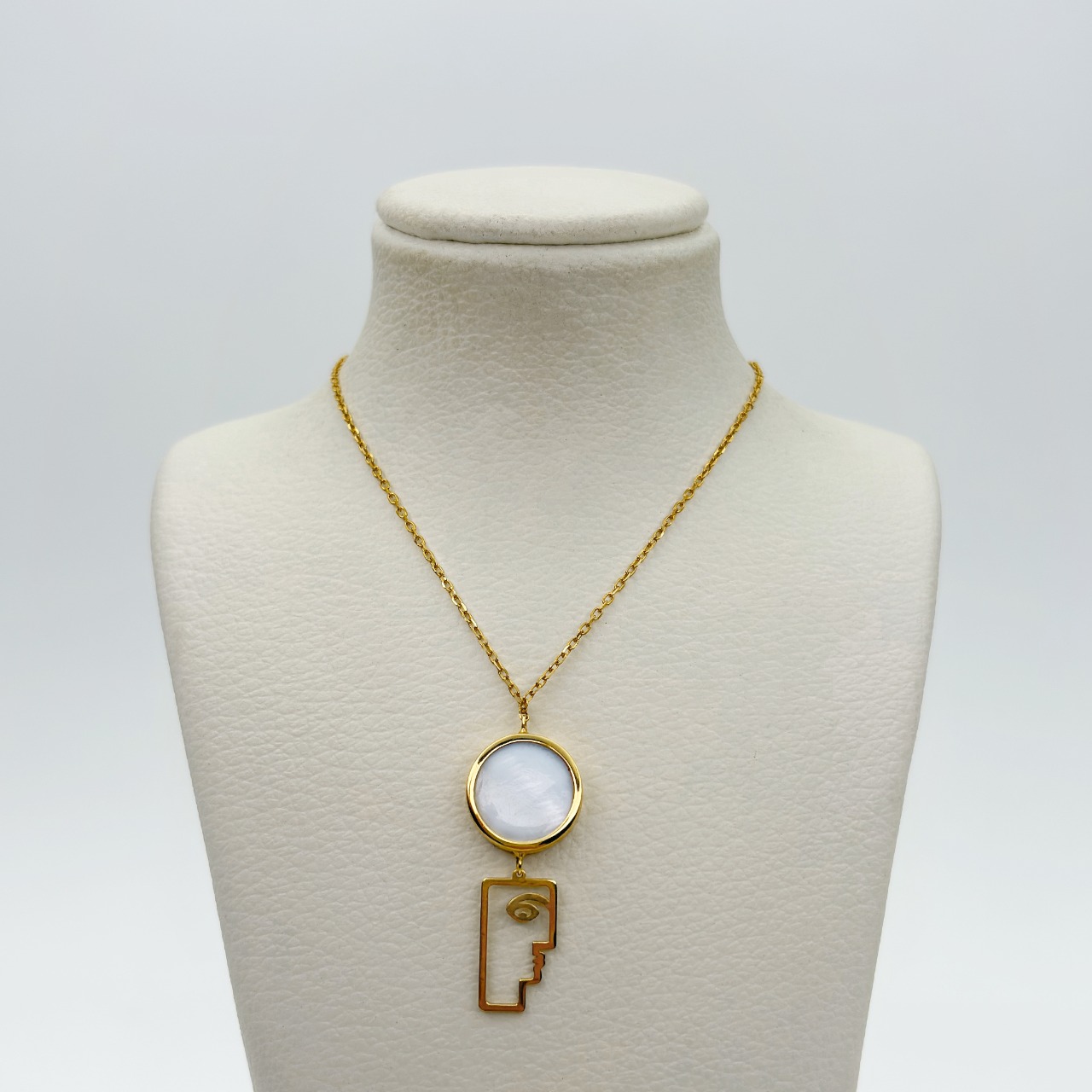 گردنبند آدمک با صدف