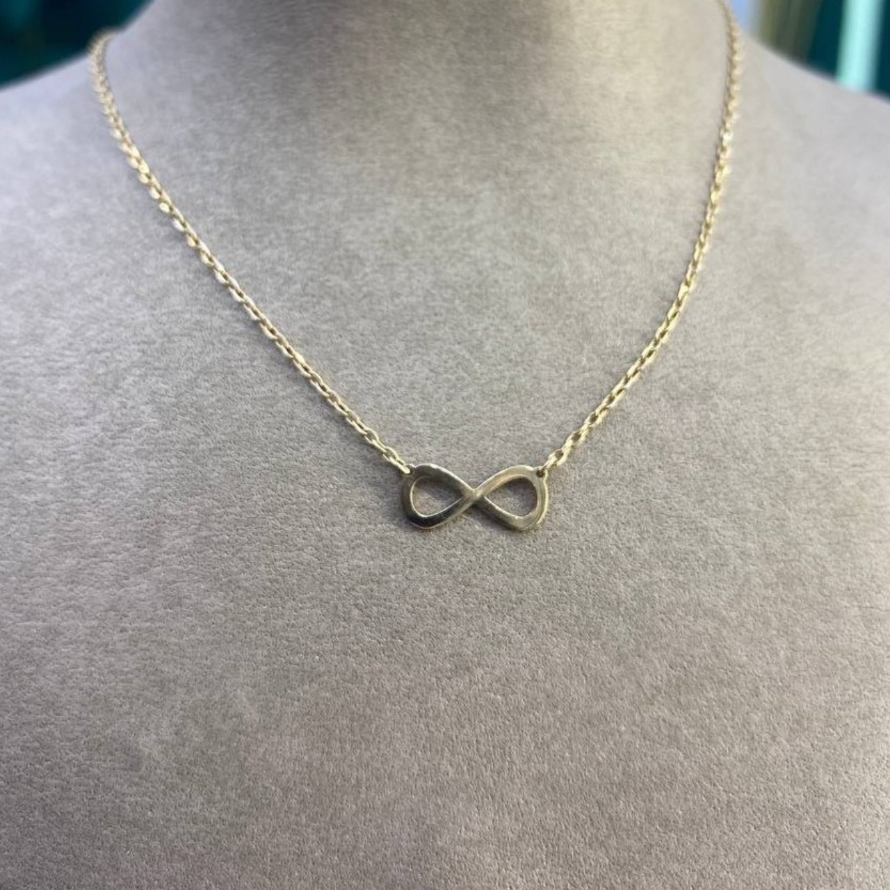 گردنبند بی نهایت